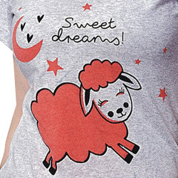 Pijama barato de primavera para mujer, con manga corta pantalón largo 100% algodón modelo Sweet dreams rojo, detalle del dibujo