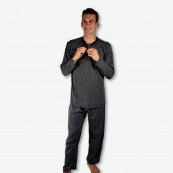 Pijama hombre gris claro con fondo dibujo negro,