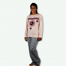 Pijama estampando de mujer otoño invierno, modelo love flowers