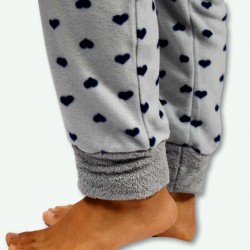 Pantalón pijama polar mujer estampado, detalle del bajo del pantalón