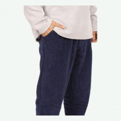 Pijama Polar Hombre Modelo DAS, detalle del pantalón y bolsillo.